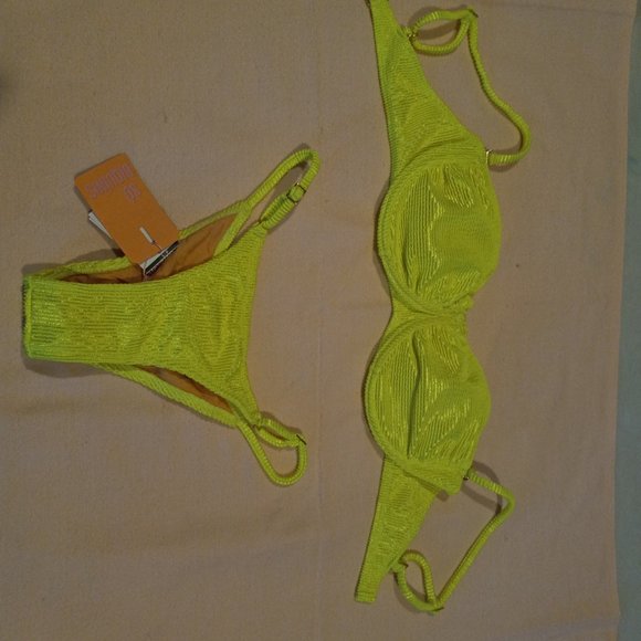 Brazilian bikini - Picture 8 of 8